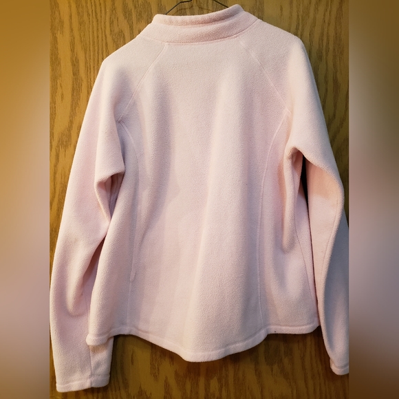 Cute, soft, light pink zip up light jacket with front pockets. Size small - Picture 2 of 4
